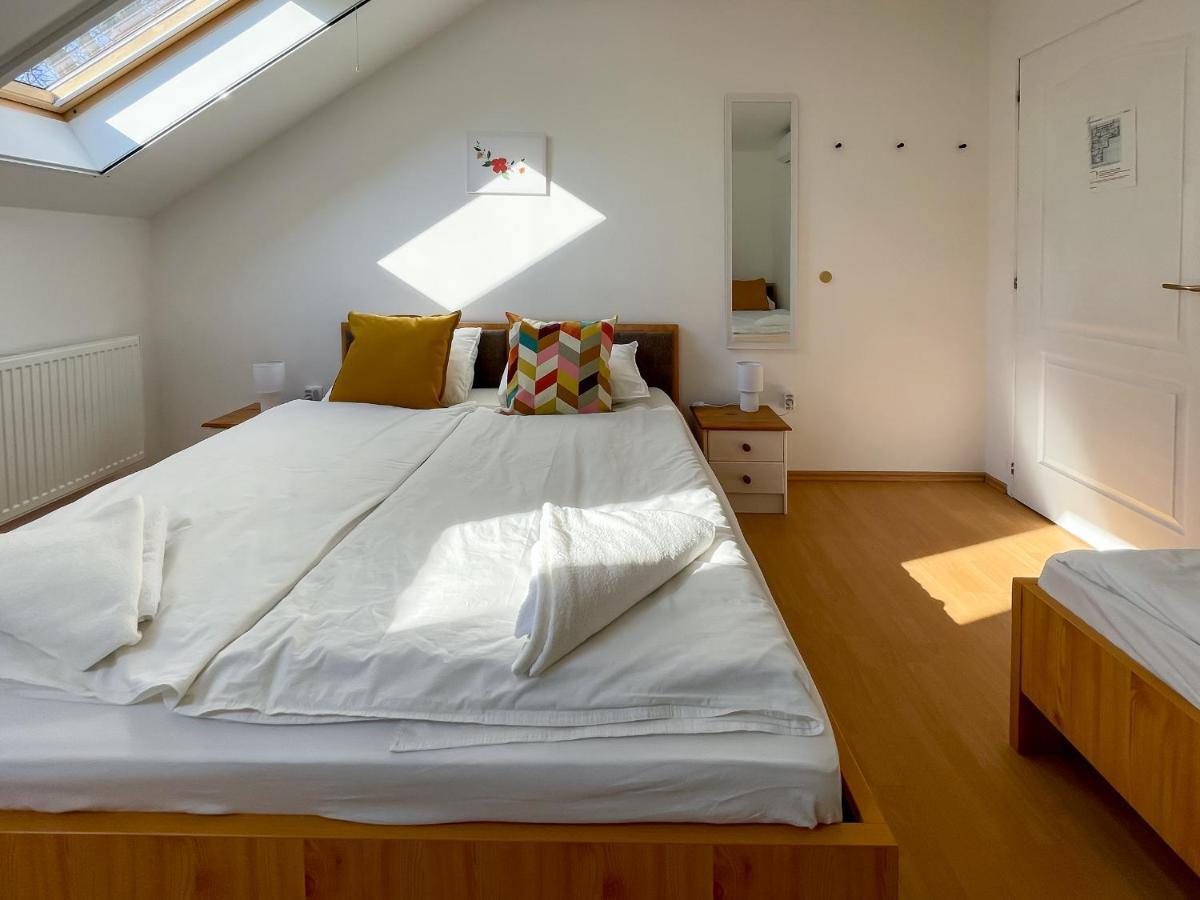 Tanyacsarda Panzio Bed & Breakfast Baja Ngoại thất bức ảnh