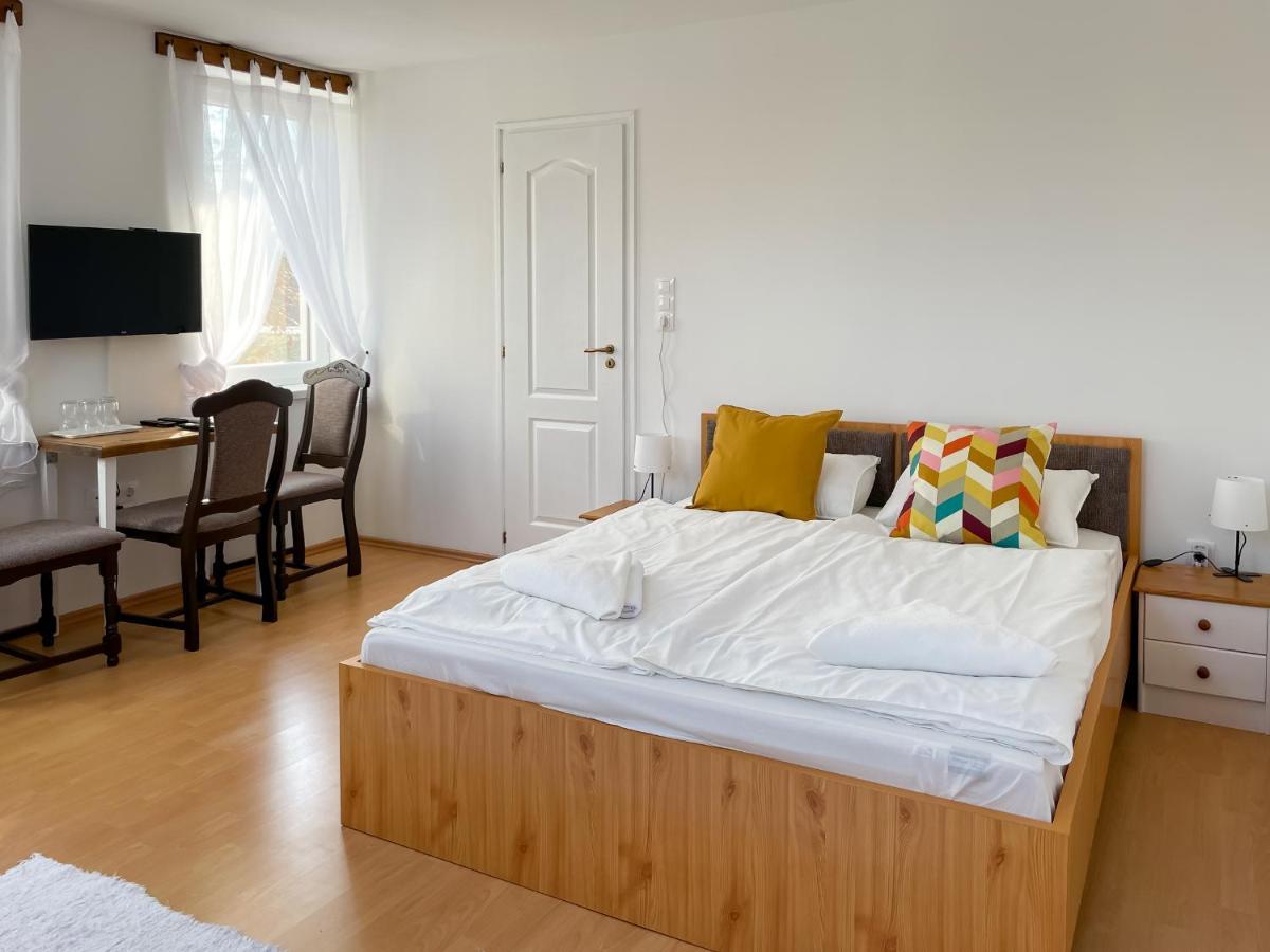 Tanyacsarda Panzio Bed & Breakfast Baja Ngoại thất bức ảnh