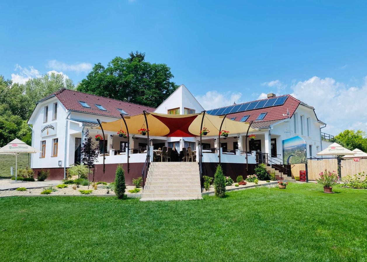 Tanyacsarda Panzio Bed & Breakfast Baja Ngoại thất bức ảnh